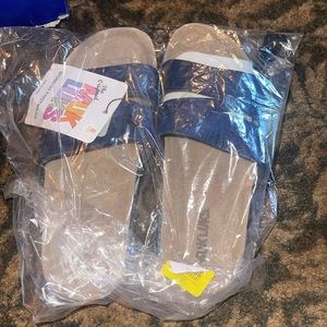 Brand new muk luks women size 8 sandals